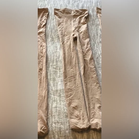 🌟🌟 Nylon/Spandex Tan Dance Tights 🌟🌟 - Picture 3 of 9